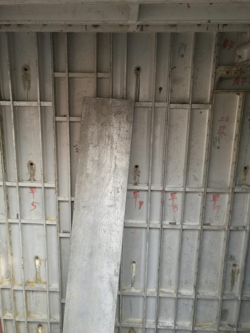 Assembled aluminum mold installation